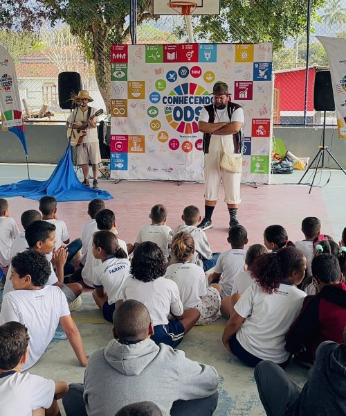 Projeto em escolas públicas em Uruçuí, no Piauí usou teatro para estimular criação artística entre alunos e professores
